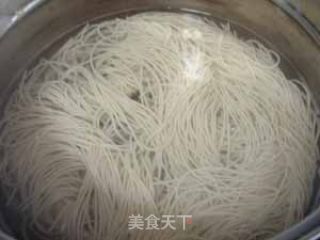 上汤大排面的做法步骤：2