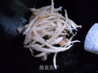 双菇寸骨的做法步骤：2