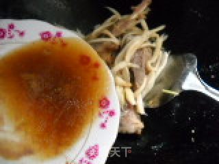 双菇寸骨的做法步骤：2