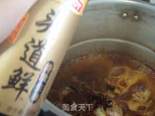 油豆腐焖肉的做法步骤：2