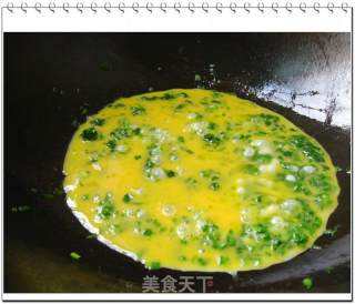 韭菜煎蛋的做法步骤：2