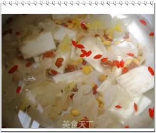 滋润养颜--山药枸杞糖水的做法步骤：2