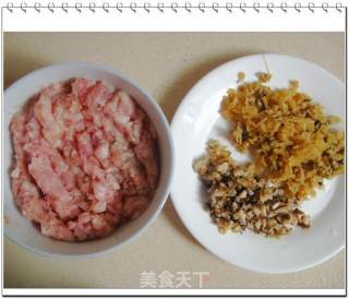 梅菜蒸肉肉饼的做法步骤：2