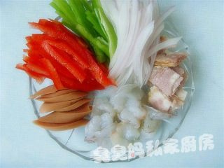 鲜虾披萨的做法步骤：4