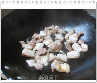 青椒回锅肉的做法步骤：2