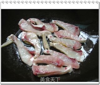 豆腐鱼腩汤的做法步骤：2