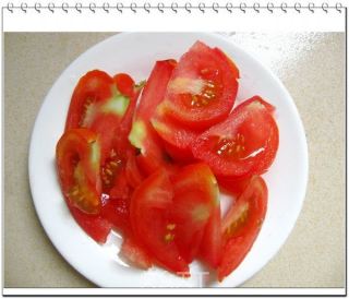 番茄金针菇肉末汤的做法步骤：2