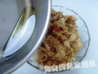 金针肥牛的做法步骤：2