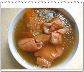 土茯苓茨实薏米煲瘦肉的做法步骤：2
