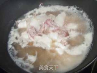 西兰花炒鱿鱼的做法步骤：2