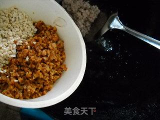 彩色牛肉馅蒸饺的做法步骤：2