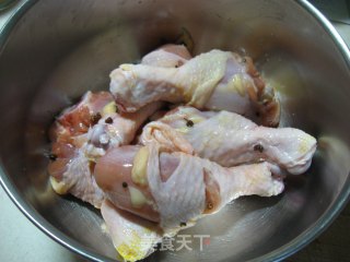 黄豆焖鸡腿的做法步骤：2