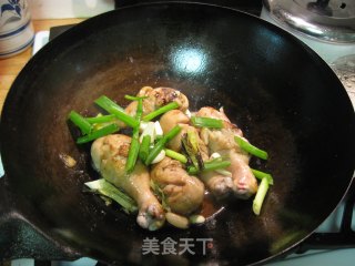 黄豆焖鸡腿的做法步骤：2