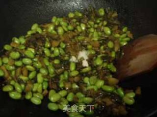 咸菜炒毛豆的做法步骤：2
