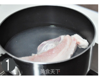 土豆焖五花肉的做法步骤：2