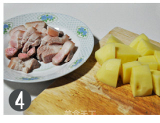 土豆焖五花肉的做法步骤：2