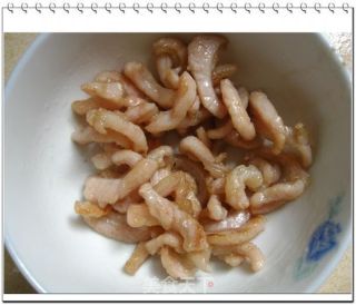 杂锦炒肉丝的做法步骤：2
