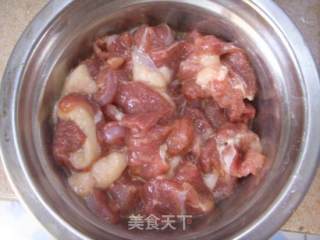 子姜炒鸭肉的做法步骤：2