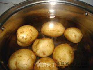 土豆饼的做法步骤：3