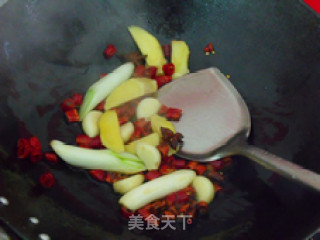 酸菜猪蹄煲的做法步骤：4