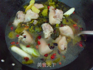 酸菜猪蹄煲的做法步骤：4