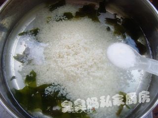 虾仁海木耳焖饭的做法步骤：2