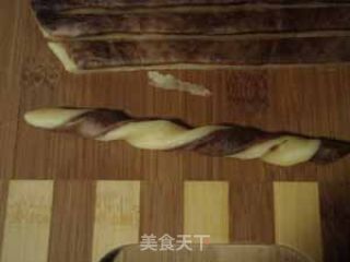 双色卷阿拉棒的做法步骤：6