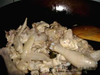 南瓜炖鸡的做法步骤：2