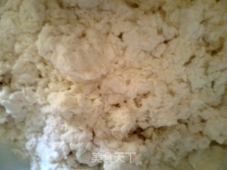 美味猪油葱花油饼的做法步骤：2