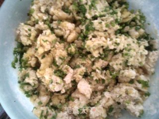 美味猪油葱花油饼的做法步骤：2