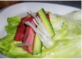 培根火腿生菜卷的做法步骤：3