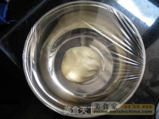 热狗面包的做法步骤：2