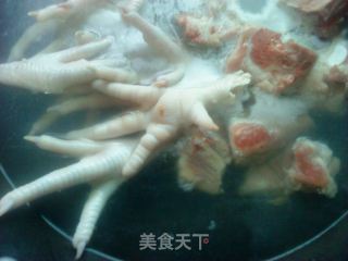 排骨鸡瓜汤的做法步骤：2