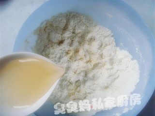 蜂蜜小面包的做法步骤：2