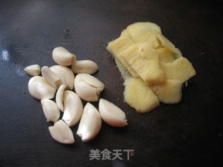三杯鸡的做法步骤：2