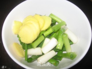 姜葱龙虾的做法步骤：2