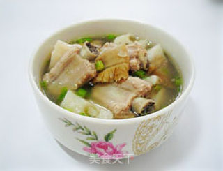 家乡特色营养保健靓汤——菜脯莲藕煲排骨的做法步骤：5