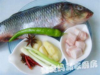 侉炖鱼的做法步骤：2