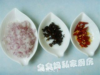 避风塘炒蟹的做法步骤：2