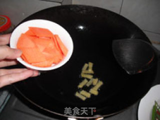 每天需摄取多种颜色的蔬菜——蚝油五彩爆腐竹的做法步骤：4