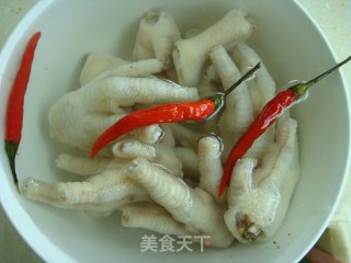 白云凤爪的做法步骤：2