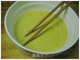 雪菜肉丝炒鸡蛋面的做法步骤：2