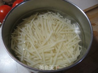 番茄土豆丝--酸甜的滋味的做法步骤：2