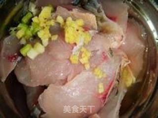 五彩鱼片的做法步骤：3