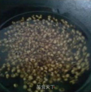 黄豆煮鲫鱼的做法步骤：2