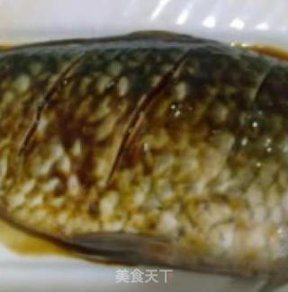 黄豆煮鲫鱼的做法步骤：2