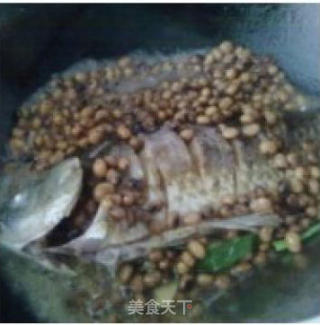 黄豆煮鲫鱼的做法步骤：2