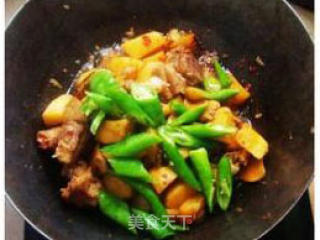 土豆烧排骨的做法步骤：3