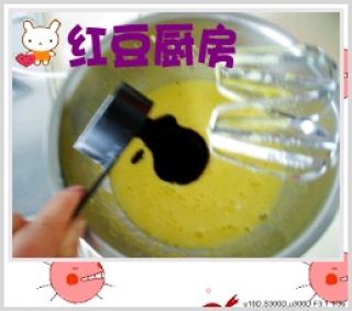 双色桑葚蛋糕卷的做法步骤：3