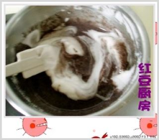 双色桑葚蛋糕卷的做法步骤：3